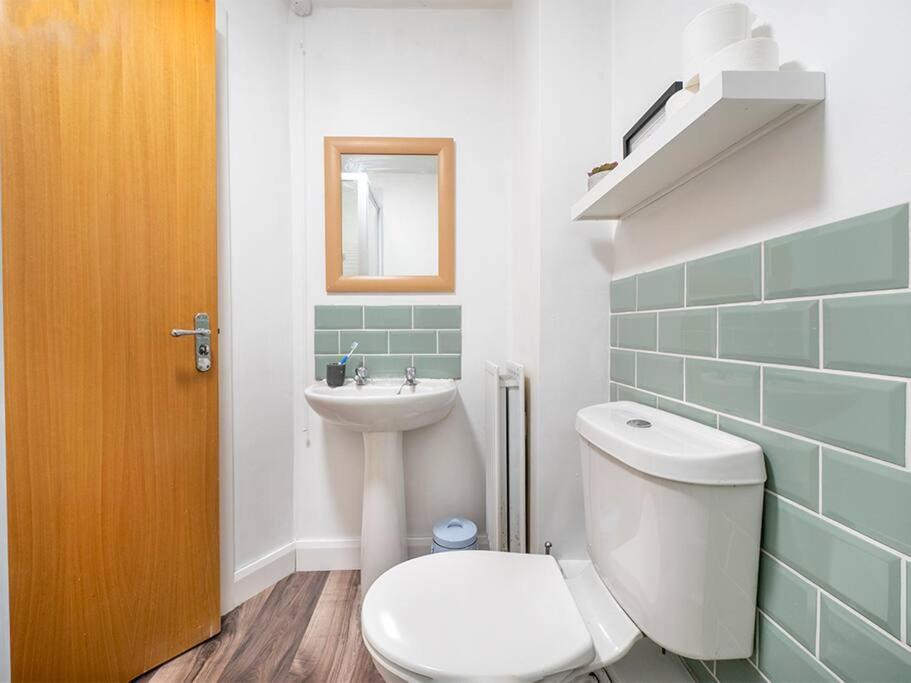 Lovely 2 Bedroom Apt At Ormeau Park W/ Free Parking Belfast Esterno foto