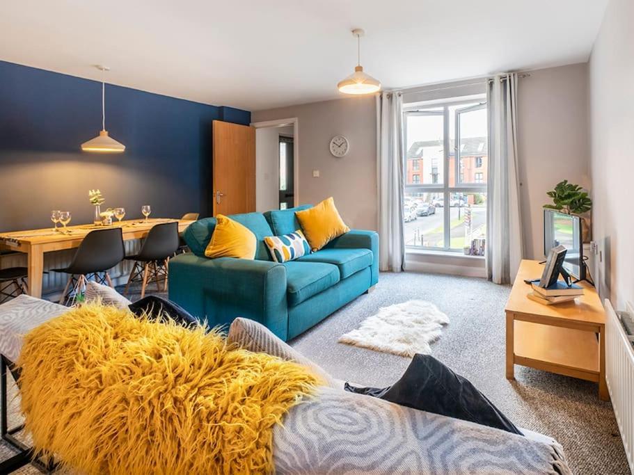 Lovely 2 Bedroom Apt At Ormeau Park W/ Free Parking Belfast Esterno foto